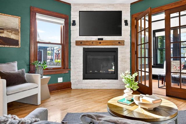 1229 W LAWRENCE STREET, Appleton, WI 54914