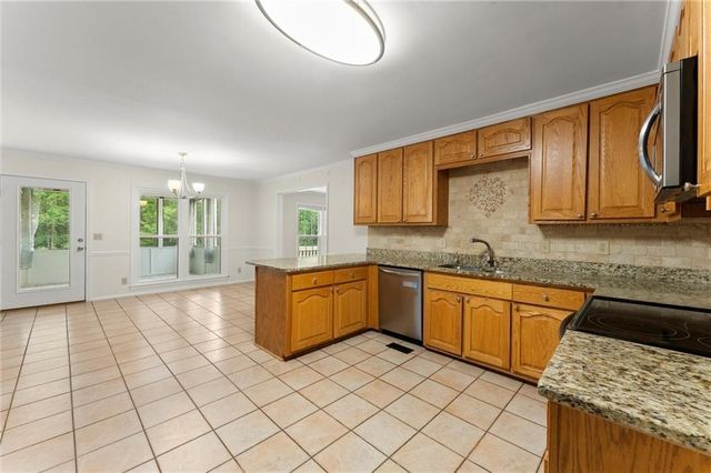 1713 Dudley Drive, Woodstock, GA 30188