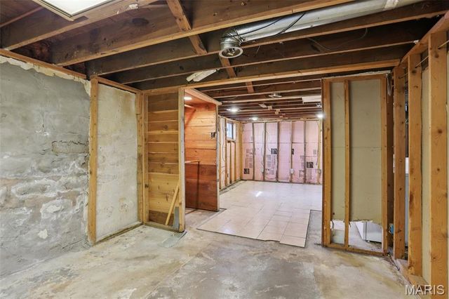 10426 Driver Avenue, Overland, MO 63114