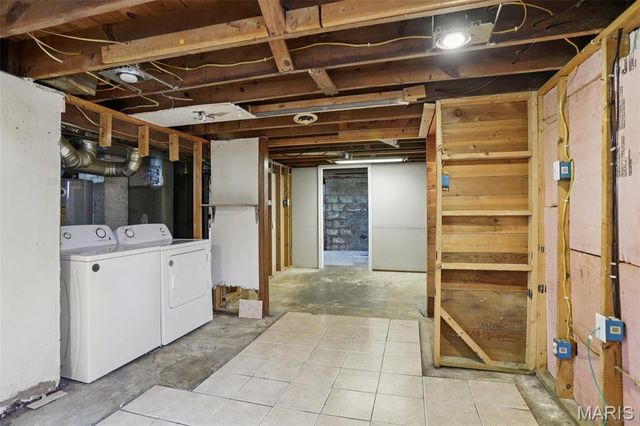 10426 Driver Avenue, Overland, MO 63114