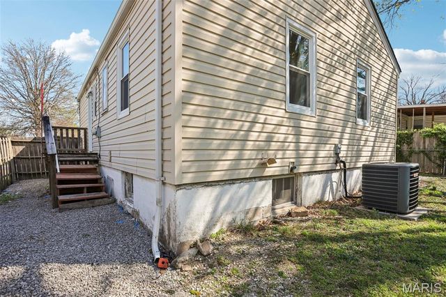 10426 Driver Avenue, Overland, MO 63114