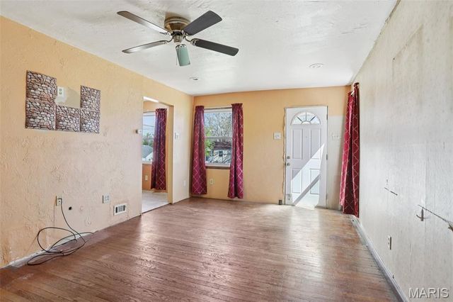 10426 Driver Avenue, Overland, MO 63114