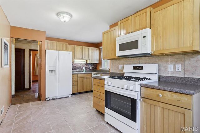 10426 Driver Avenue, Overland, MO 63114