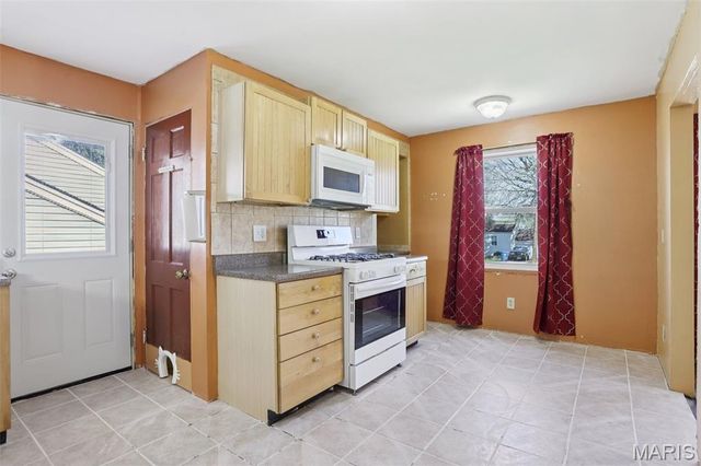 10426 Driver Avenue, Overland, MO 63114