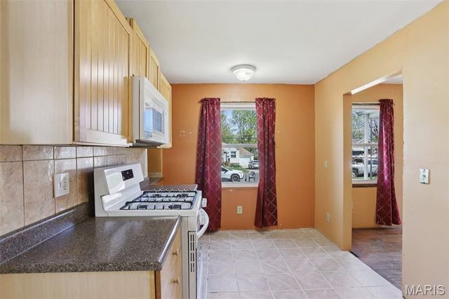 10426 Driver Avenue, Overland, MO 63114