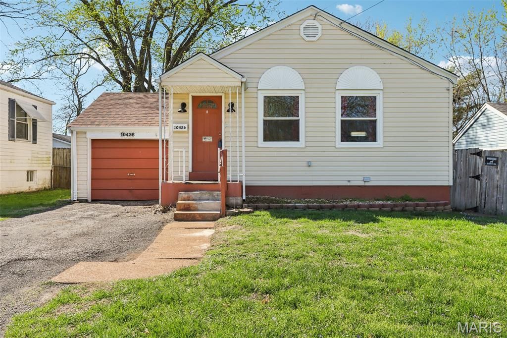 10426 Driver Avenue, Overland, MO 63114