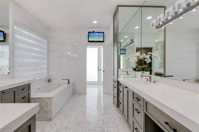 10521 SW 123rd St, Miami, FL 33176