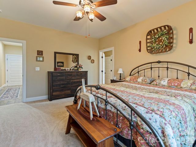 334 Summer Orchard Drive, Hendersonville, NC 28792
