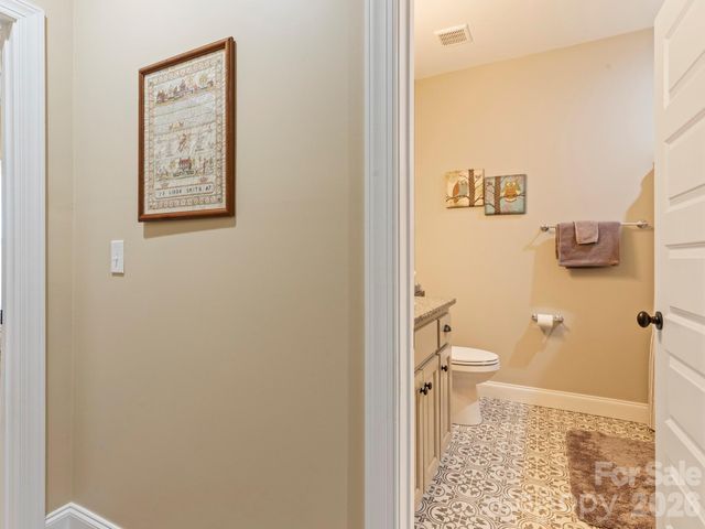 334 Summer Orchard Drive, Hendersonville, NC 28792