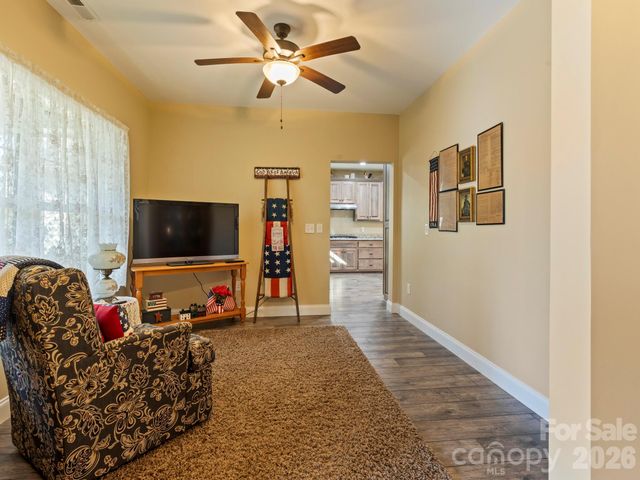 334 Summer Orchard Drive, Hendersonville, NC 28792