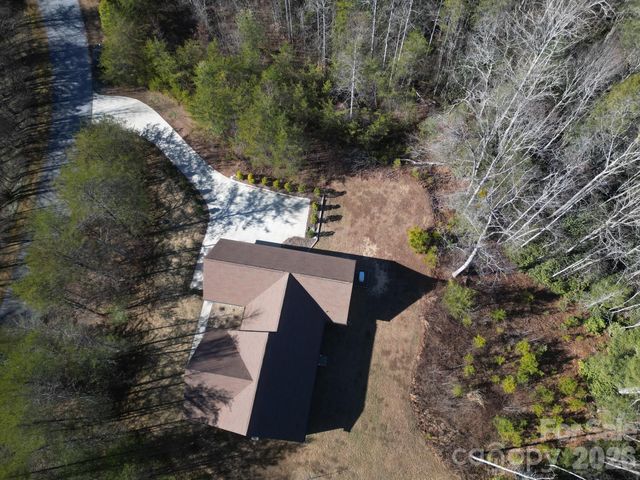 334 Summer Orchard Drive, Hendersonville, NC 28792