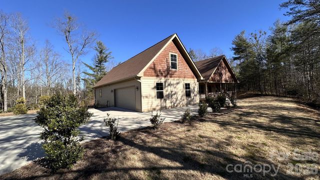 334 Summer Orchard Drive, Hendersonville, NC 28792