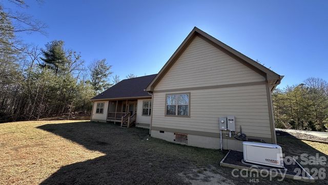 334 Summer Orchard Drive, Hendersonville, NC 28792