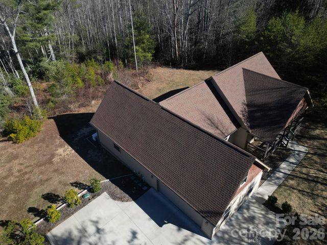 334 Summer Orchard Drive, Hendersonville, NC 28792