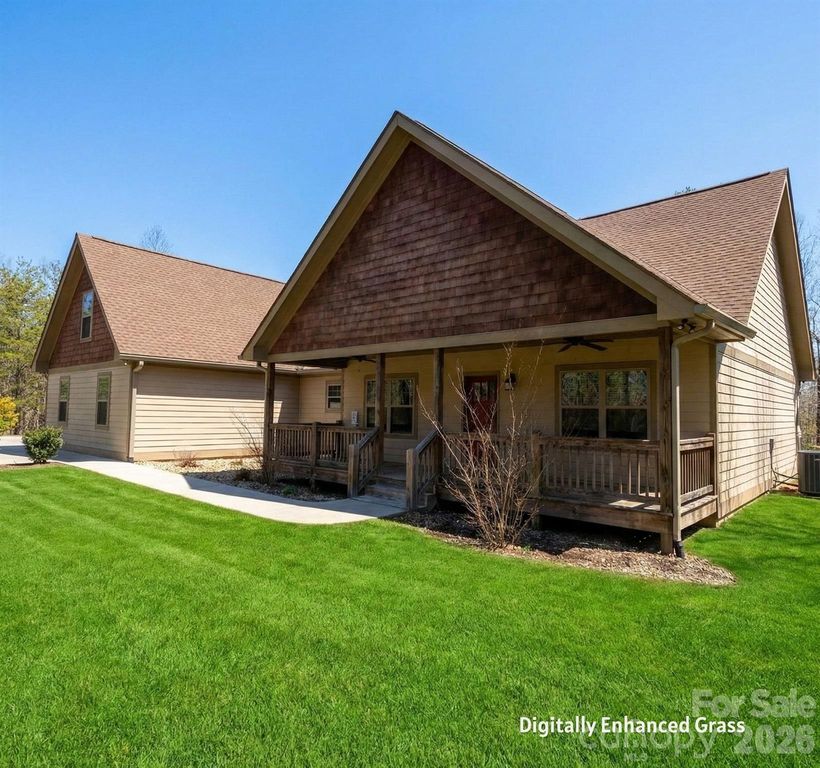 334 Summer Orchard Drive, Hendersonville, NC 28792