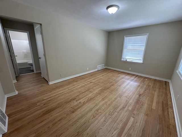 4940 N 64th STREET, Milwaukee, WI 53218