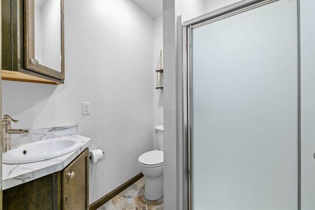 1003 Valley St SE, Minot, ND 58701