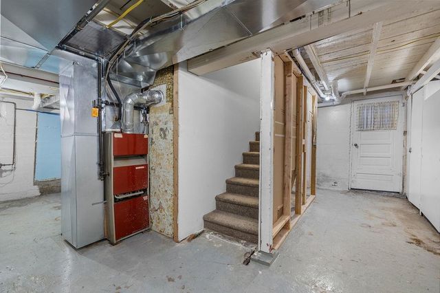 1003 Valley St SE, Minot, ND 58701