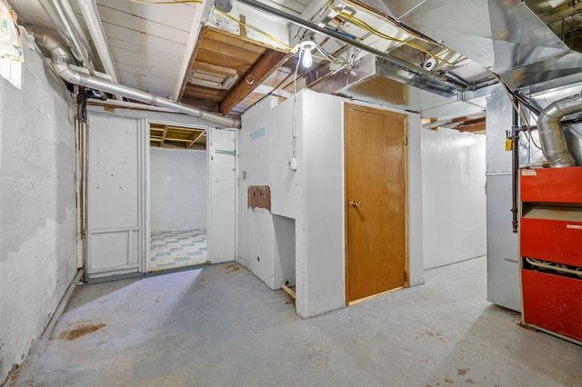 1003 Valley St SE, Minot, ND 58701