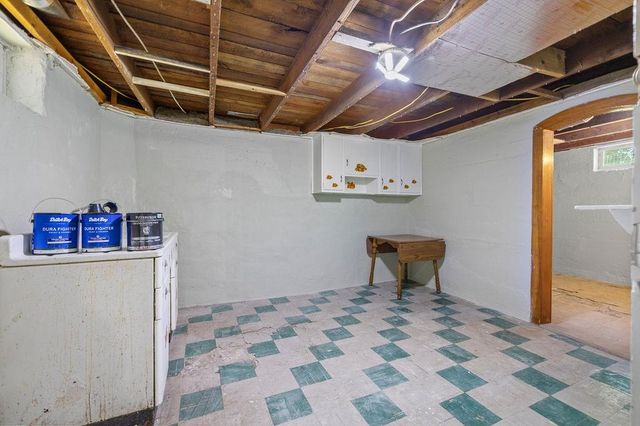 1003 Valley St SE, Minot, ND 58701