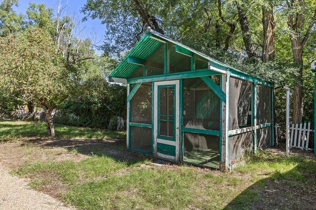 1003 Valley St SE, Minot, ND 58701