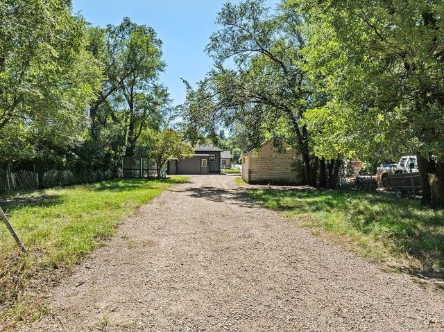 1003 Valley St SE, Minot, ND 58701