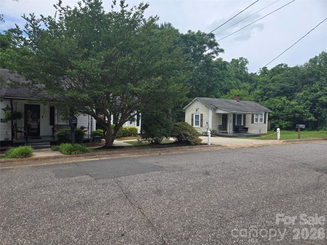 156 S Caldwell Avenue, Newton, NC 28658