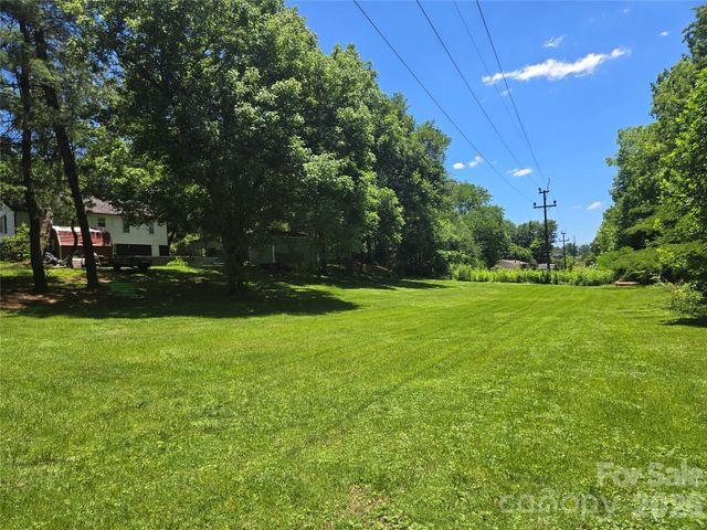 156 S Caldwell Avenue, Newton, NC 28658