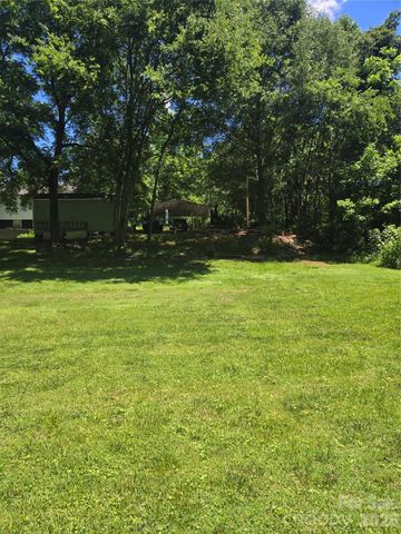 156 S Caldwell Avenue, Newton, NC 28658