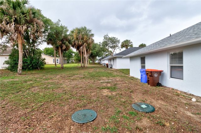 231 12th Street SW, Vero Beach, FL 32962