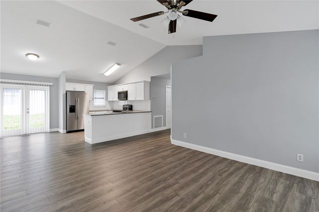 231 12th Street SW, Vero Beach, FL 32962