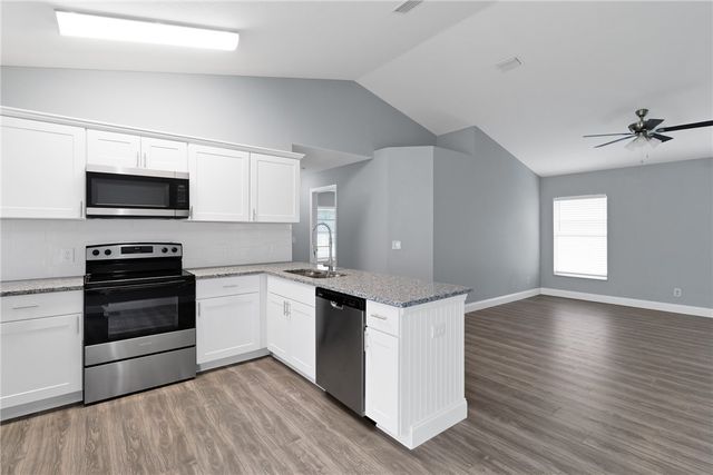 231 12th Street SW, Vero Beach, FL 32962