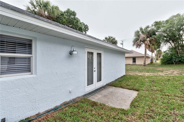231 12th Street SW, Vero Beach, FL 32962
