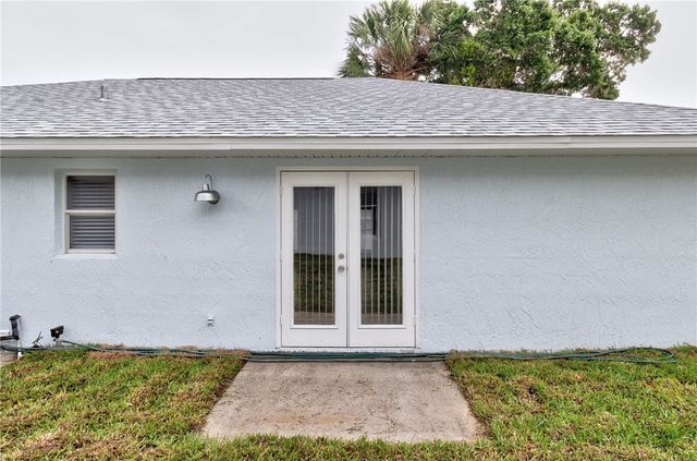 231 12th Street SW, Vero Beach, FL 32962