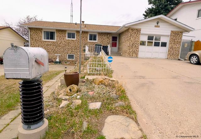 6816 BOMAR DR, Cheyenne, WY 82009