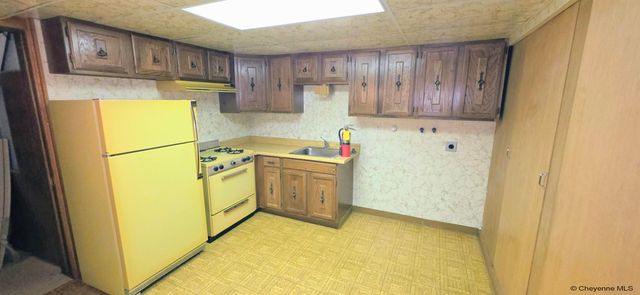 6816 BOMAR DR, Cheyenne, WY 82009