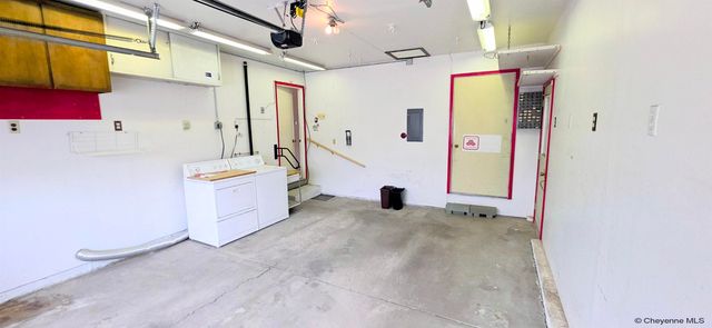 6816 BOMAR DR, Cheyenne, WY 82009