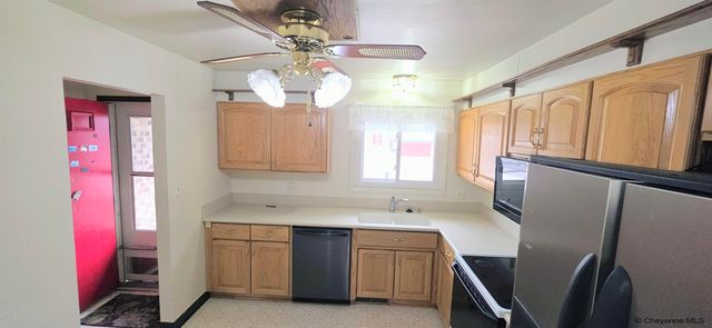 6816 BOMAR DR, Cheyenne, WY 82009