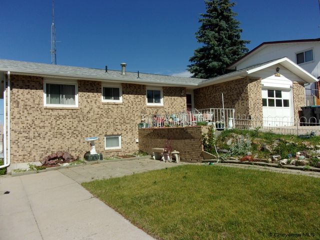 6816 BOMAR DR, Cheyenne, WY 82009