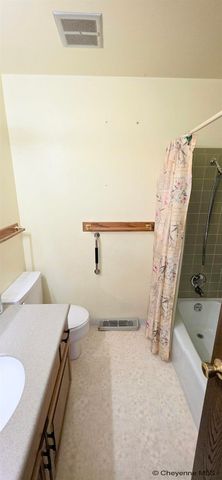 6816 BOMAR DR, Cheyenne, WY 82009