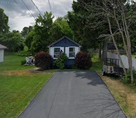 7084 & 7086 Lakeshore Road, Cicero, NY 13039