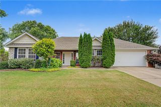 1945 N Cannondale Drive, Fayetteville, AR 72704