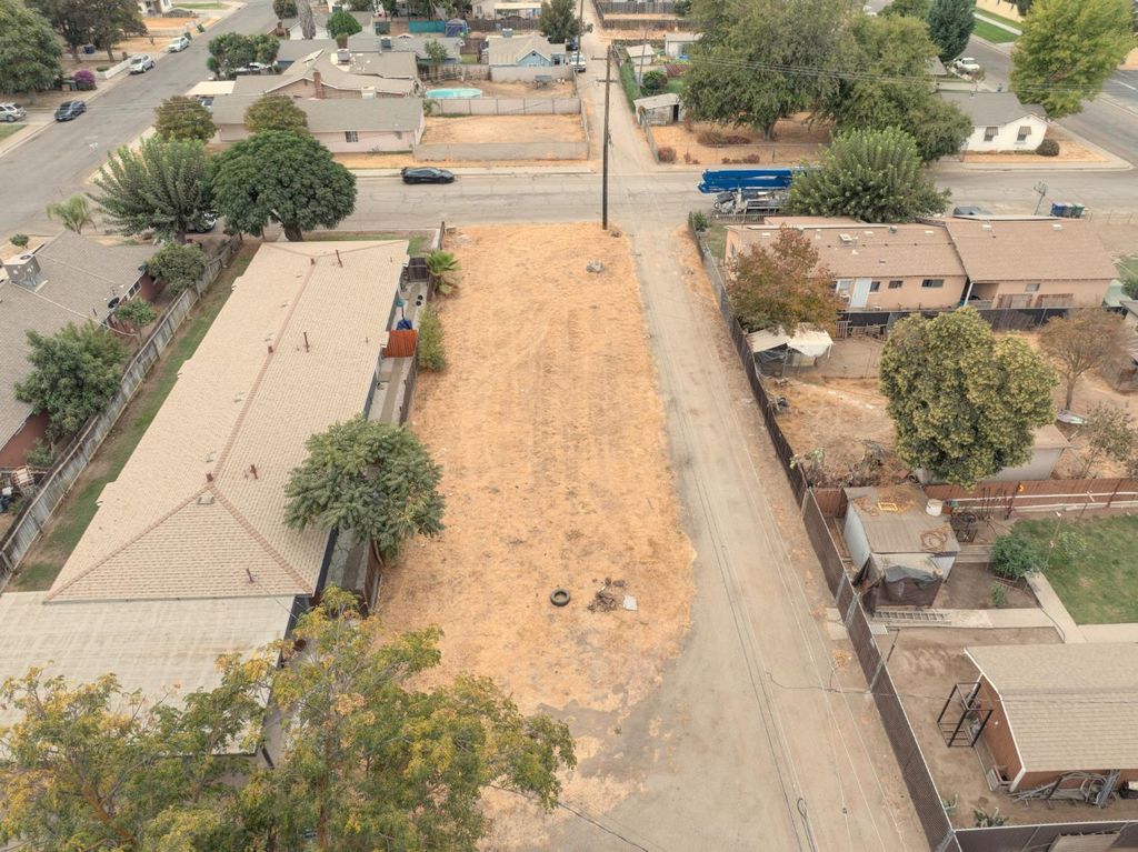 Image 4 of property listing at 435 S 2nd Street, Chowchilla, CA 93610