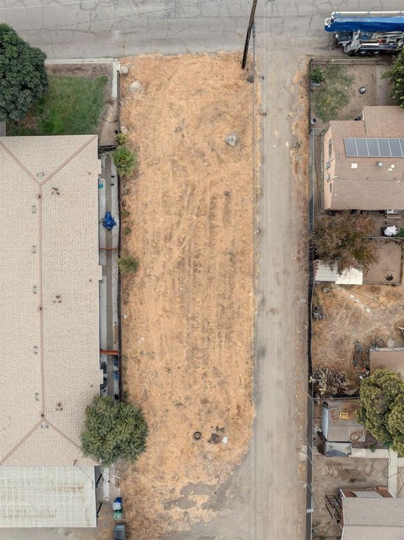 Image 5 of property listing at 435 S 2nd Street, Chowchilla, CA 93610