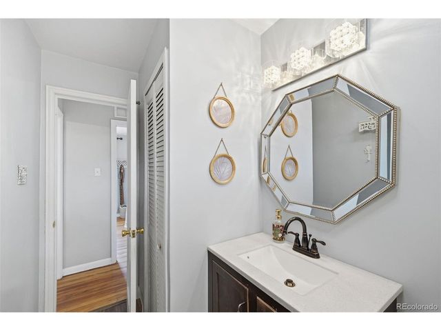 8187 W 17th Ave, Lakewood, CO 80214
