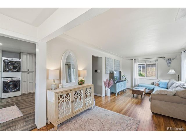 8187 W 17th Ave, Lakewood, CO 80214