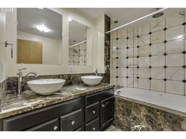 234 N 6TH St, St Helens, OR 97051