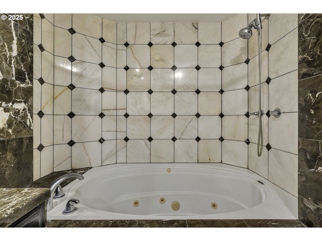 234 N 6TH St, St Helens, OR 97051