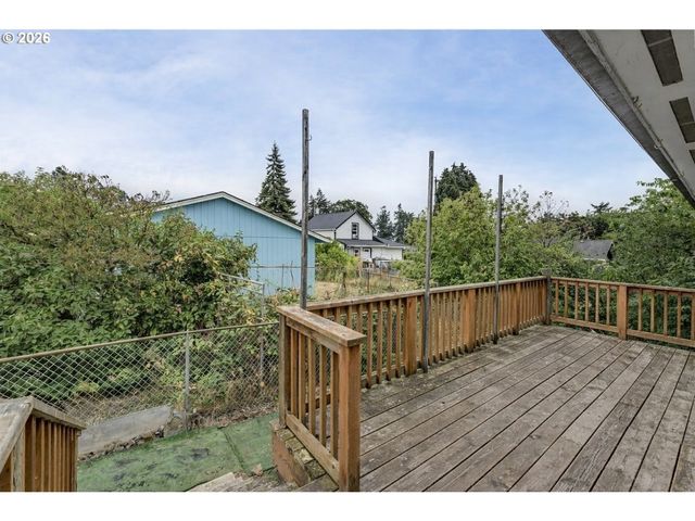 234 N 6TH St, St Helens, OR 97051