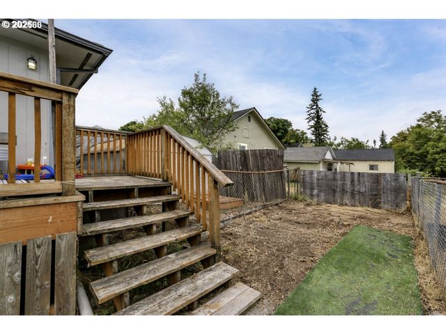 234 N 6TH St, St Helens, OR 97051